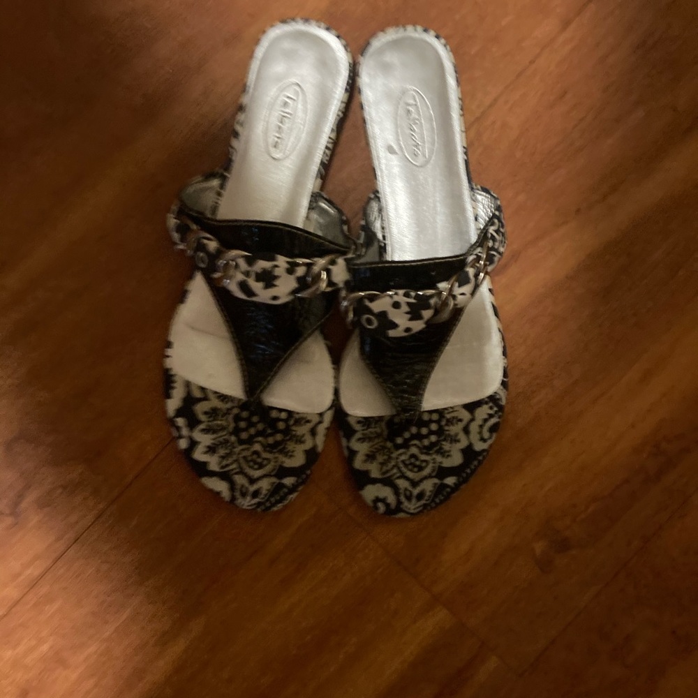 Talbots thong sandals